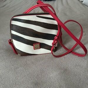 DOONEY AND BOURKE CROSSBODY PURSE